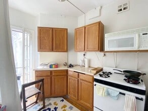 2121 James M Wood Blvd, Unit 310 in Los Angeles, CA - Building Photo - Building Photo