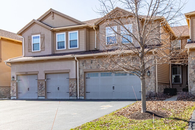 1858 Crenshaw Cir in Vernon Hills, IL - Building Photo - Building Photo