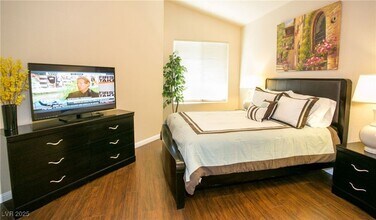 9975 Peace Way in Las Vegas, NV - Building Photo - Building Photo