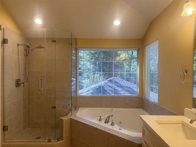 property at 111 S Dreamweaver Cir