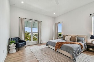 3840 Pompano Dr SE in St. Petersburg, FL - Building Photo - Building Photo