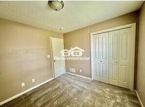 2004 63rd St in Windsor Heights, IA - Building Photo - Building Photo