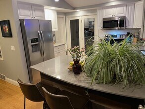 24 Westside Rd in South Kingstown, RI - Building Photo - Building Photo