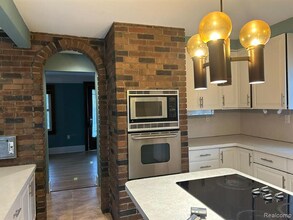 613 E Lincoln Ave in Royal Oak, MI - Building Photo - Building Photo
