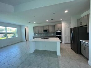 313 SW Kestor Dr in Port St. Lucie, FL - Building Photo - Building Photo