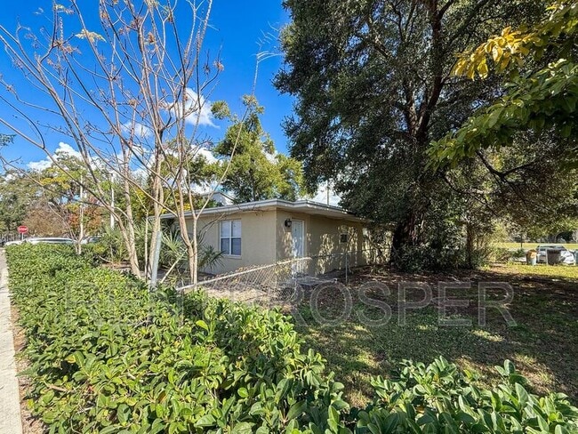 property at 810 Eresken Ave