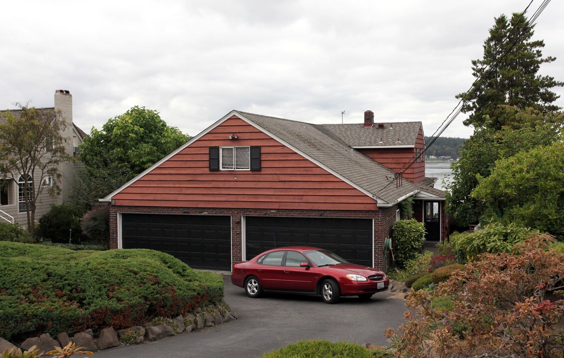 Waterfront Triplex in University Place, WA - Building Photo