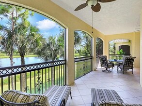 3695 Montreux Ln, Unit #202 in Naples, FL - Foto de edificio - Building Photo