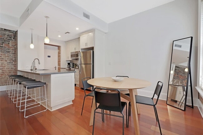 822 Perdido St in New Orleans, LA - Building Photo - Building Photo