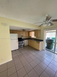 5305 NW 27th St, Unit 6C in Lauderhill, FL - Foto de edificio - Building Photo