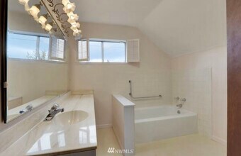 3832 S Cushman Ave in Tacoma, WA - Building Photo - Building Photo