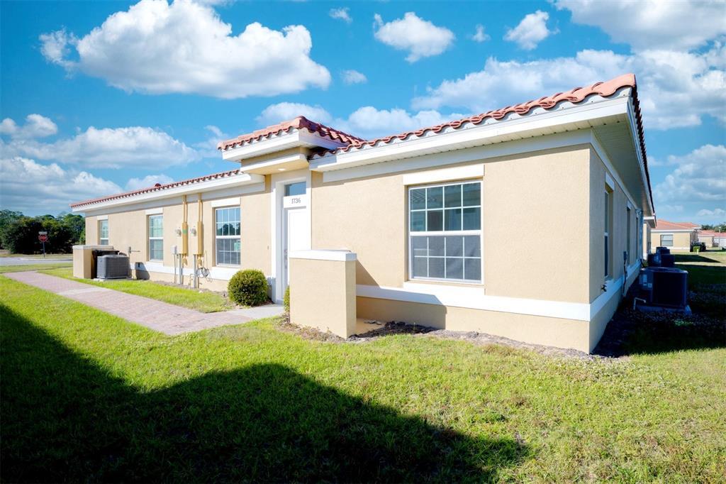 1736 Pacific Rd in Kissimmee, FL - Building Photo