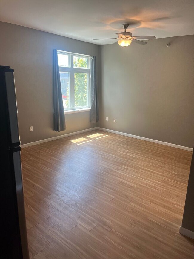 2024 College St in Cedar Falls, IA - Building Photo - Building Photo