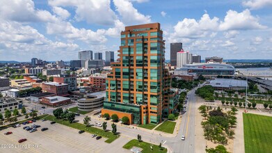222 E Witherspoon St in Louisville, KY - Building Photo - Building Photo