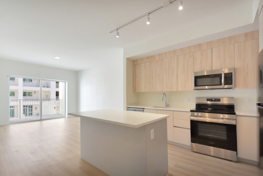 1710 N J Ter, Unit Ab in Lake Worth Beach, FL - Building Photo