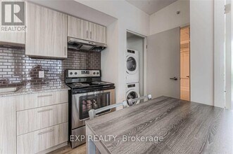 275 Larch St in Waterloo, ON - Building Photo - Building Photo