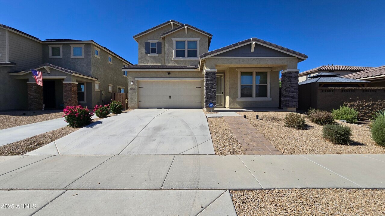 17156 W Lincoln St in Goodyear, AZ - Building Photo