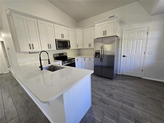 11140 W Thoreau Pl in Crystal River, FL - Building Photo - Building Photo