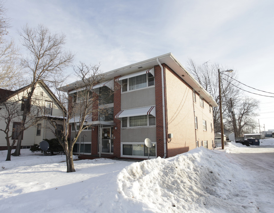 2010 S 12th St in Lincoln, NE - Foto de edificio