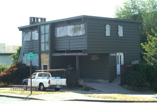 1315 W Barrett St in Seattle, WA - Foto de edificio - Building Photo