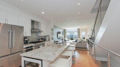 5208 Boardwalk in Ventnor City, NJ - Building Photo - Building Photo