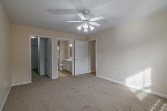 Wales Crossing in North Canton, OH - Building Photo - Interior Photo