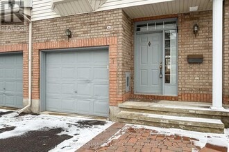 211-211 Station Blvd in Ottawa, ON - Building Photo - Building Photo
