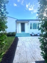 1700 SW 16th Ter in Miami, FL - Building Photo - Building Photo