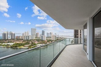 19707 Turnberry Way, Unit # 21H in Aventura, FL - Foto de edificio - Building Photo