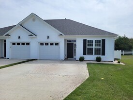 214 Briarcliff Ct in Kinston, NC - Building Photo