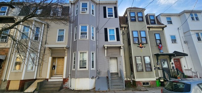 311 Saratoga St, Unit 311 in Boston, MA - Building Photo - Building Photo