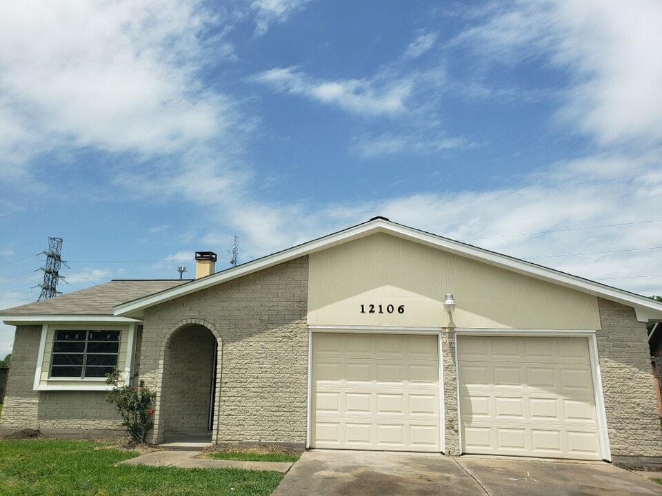 12106 Roandale Dr Photo