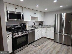 10714 Green Mountain Cir in Columbia, MD - Building Photo - Building Photo