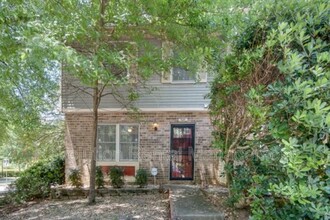 929 Regency Path Dr in Decatur, GA - Building Photo - Building Photo