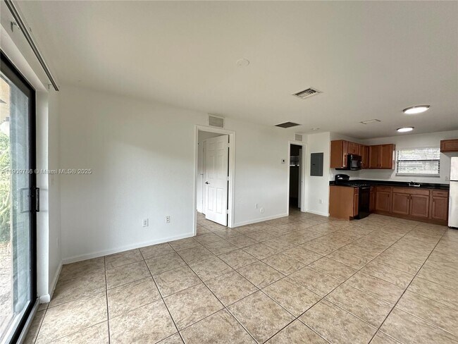 1045 NE 10th Ave in Fort Lauderdale, FL - Building Photo - Building Photo