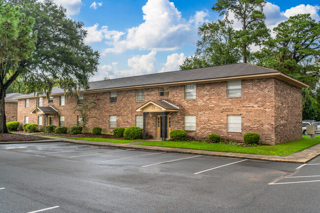 Edgewater Apartments in Savannah, GA - Foto de edificio - Building Photo