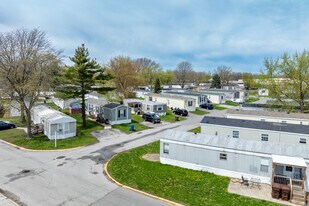 Mansard du Lac in Lake Station, IN - Building Photo