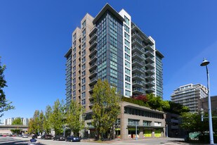 Paloma 2 in Richmond, BC - Building Photo