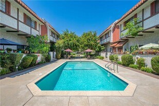 2450 E Del Mar Blvd in Pasadena, CA - Building Photo