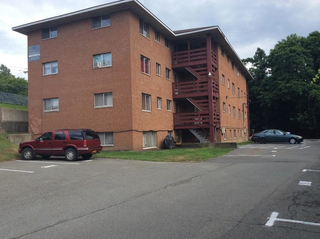 61 Vandenburgh Ave in Troy, NY - Building Photo - Building Photo