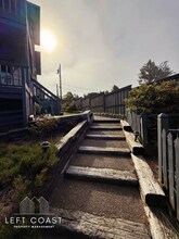 6215 NE Oar Dr in Lincoln City, OR - Building Photo - Building Photo