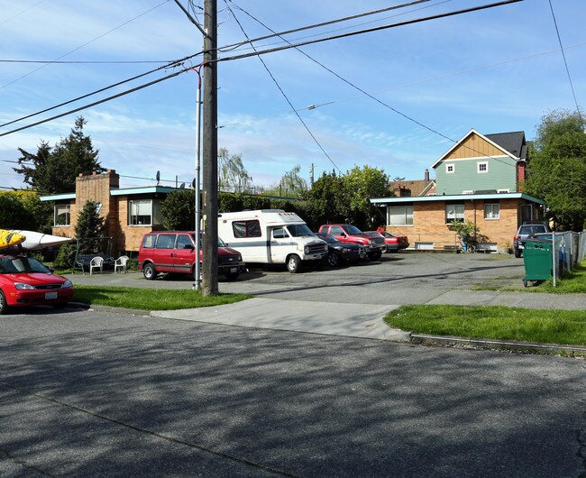 Bal Aire Court in Seattle, WA - Foto de edificio - Building Photo