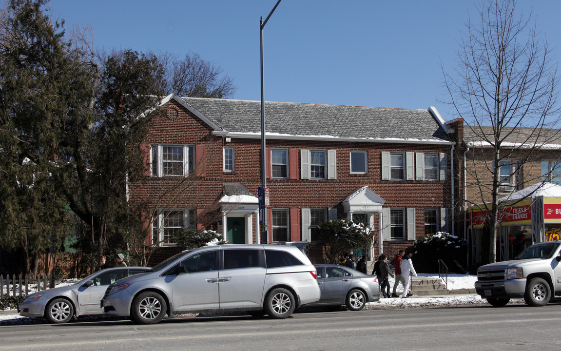 4333-4335 Wisconsin Ave NW in Washington, DC - Building Photo