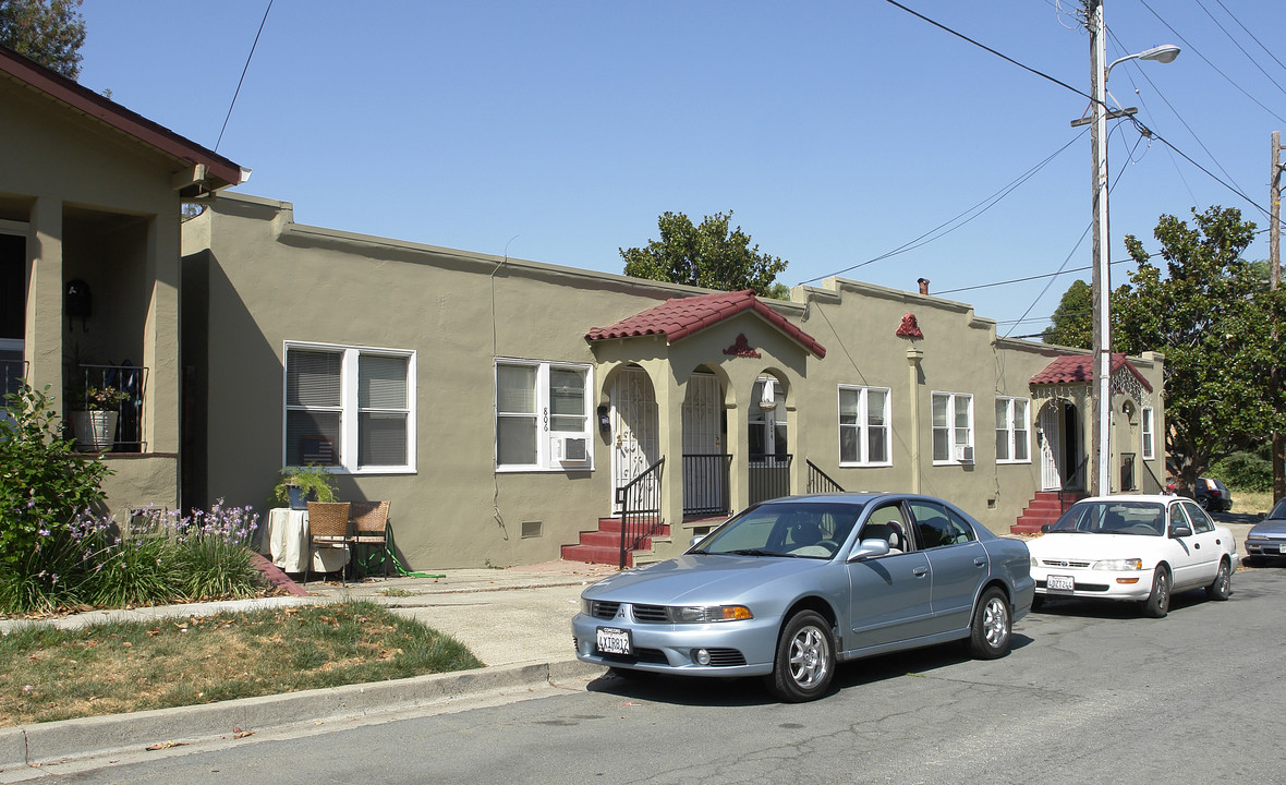 800 Richardson St in Martinez, CA - Foto de edificio