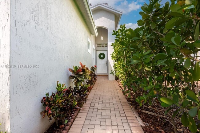 4123 Sapphire Bend in Weston, FL - Building Photo - Building Photo