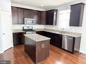 7 Coulter Ln in Stafford, VA - Building Photo - Building Photo