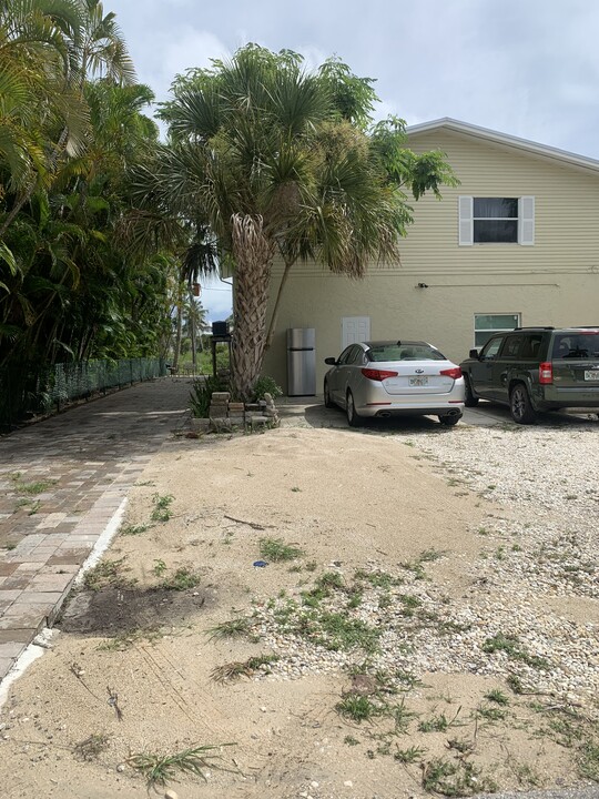 896 North St, Unit 1 in Ft. Myers, FL - Building Photo