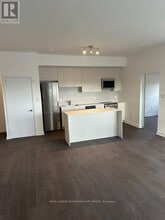 2433 Dufferin St in Toronto, ON - Building Photo - Building Photo