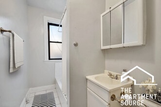 1450 W Byron St, Unit 1 in Chicago, IL - Building Photo - Building Photo