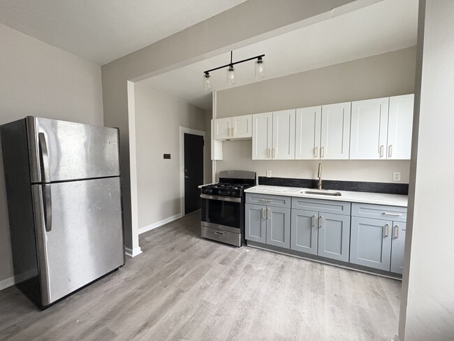 23 Colleen St, Unit 2R